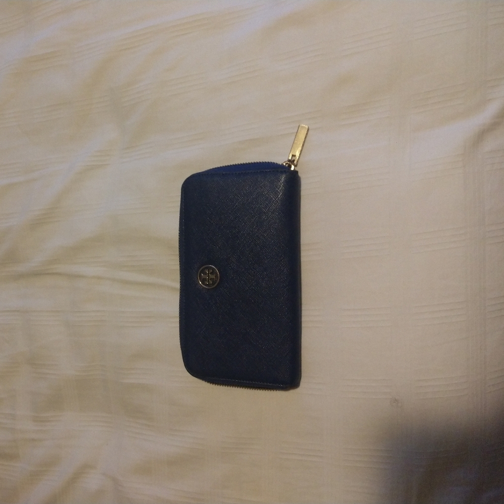 Tory Burch zip around wallet